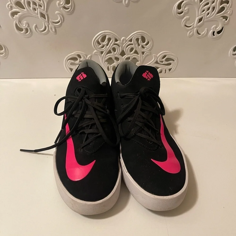 KD Nike sneakers . Hot pink and black